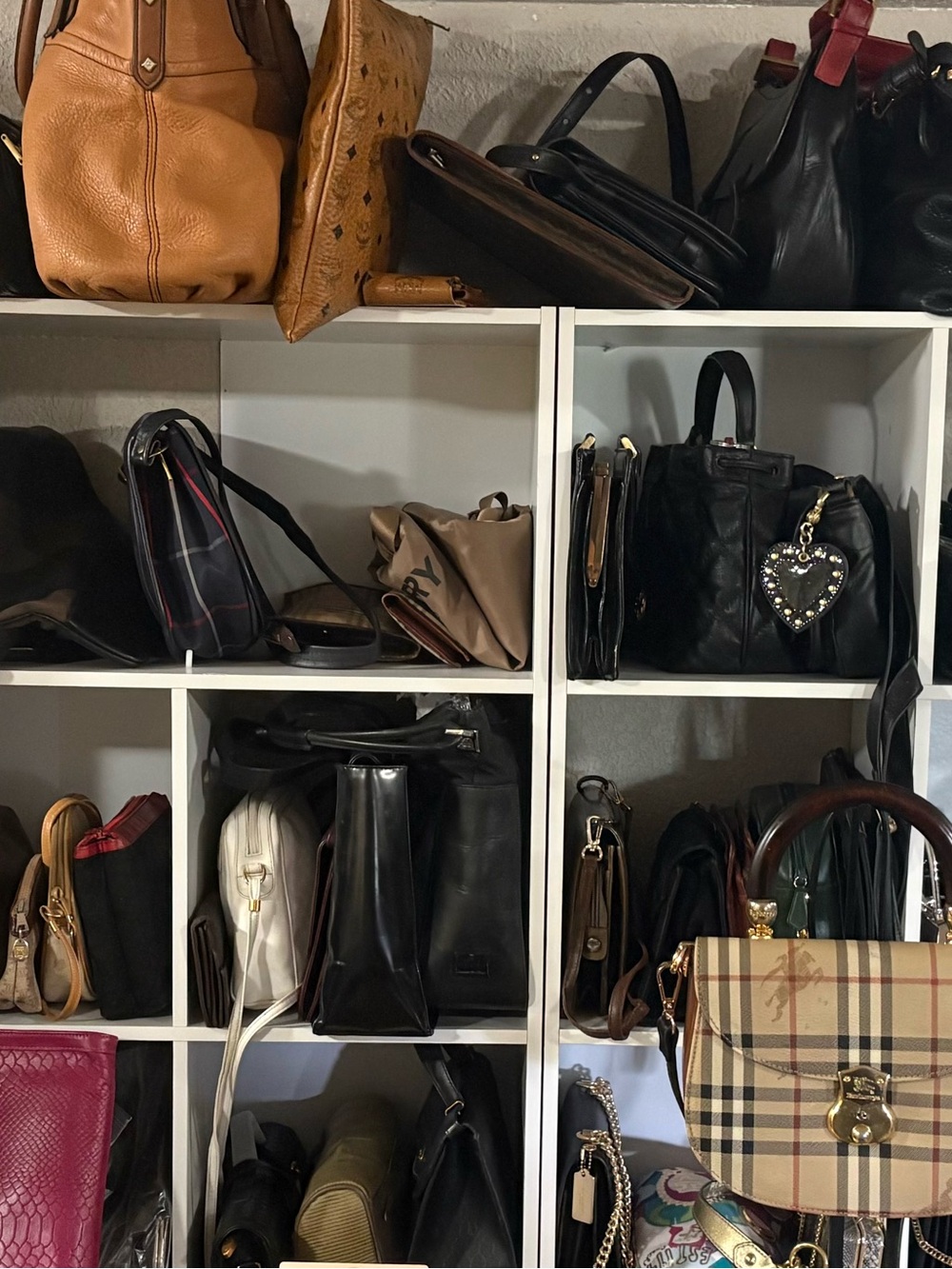Clearing out my closet! Share this and be in a luxury raffle buyers giveaway